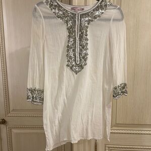 Embellished White Tunic Top like new. Worn maybe one time.